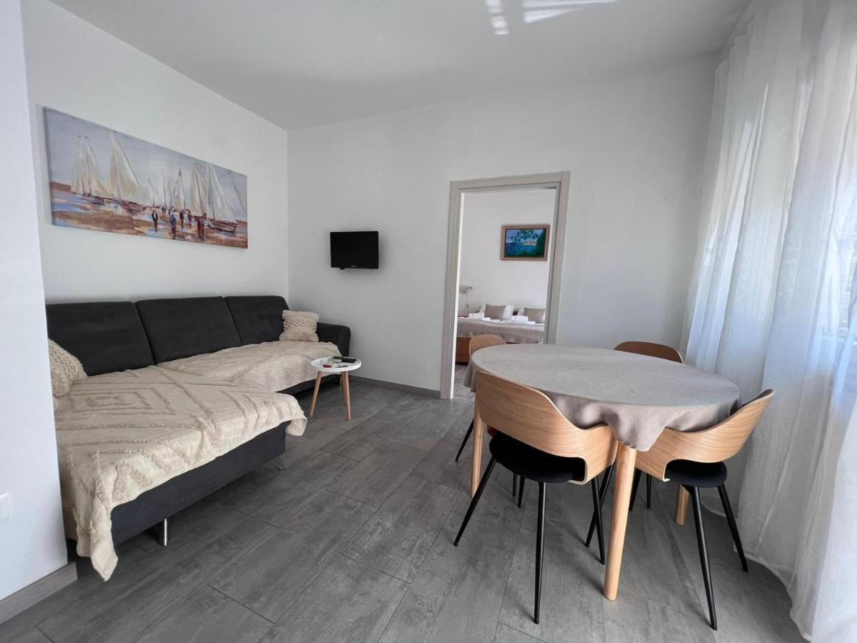 Apartments Iskra Ровинь Экстерьер фото